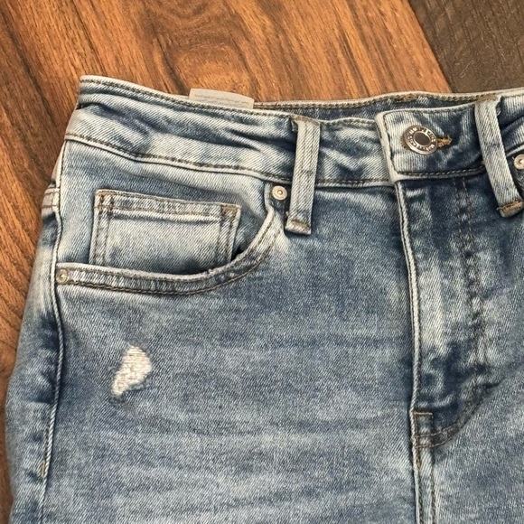 Mavi Maria Hem Slit High Rise
Flare Jean size 26 × 32. Great condition! - Picture 6 of 16